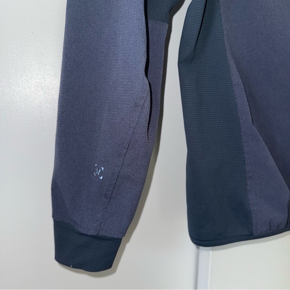 Lululemon men’s lightweight full zip hoodie (navy) - Picture 4 of 5